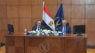 محافظ الجيزة ومدير الأمن يشهدان مراسم إجراء القرعة العلنية للحج (صور)