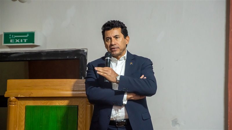 وزير الرياضة يشهد