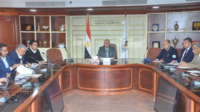 سكرتير عام بني سويف يعقد اجتماعا لمتابعة مشروعات الخطة الاستثمارية 