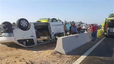 إصابة 6 أشخاص إثر انقلاب ميكروباص بالشيخ زايد