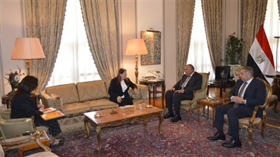 وزير الخارجية يلتقي زوجة القيادي الفلسطيني بحركة فتح مروان البرغوثي