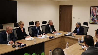 شاكر يستقبل وفدا ألمانيا لبحث التعاون في الطاقة المتجددة والهيدروجين الأخضر