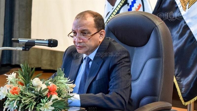 الدكتور منصور حسن