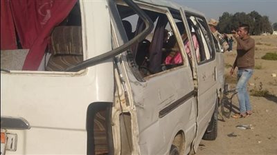 تفاصيل إصابة 10 أشخاص في انقلاب ميكروباص بطريق الإسماعيلية السويس 