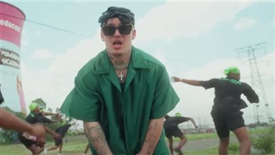  سقط مرتين على المسرح، لحظة وفاة مغني الراب الشهير كوستا تيتش (فيديو)