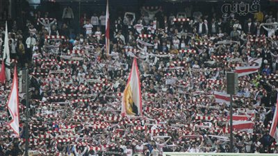 جماهير الأبيض تطالب اللاعبين بالدوري: يا زمالك لسه بدري خليك راجل قد التحدي (فيديو) 