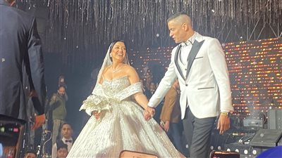 أول رد من زوجة شاكوش على انتقادات سجودها في حفل زفافها (فيديو)