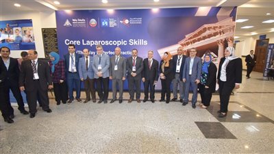 رئيس جامعة بنها يشهد ورشة عمل عن المناظير الجراحية النسائية