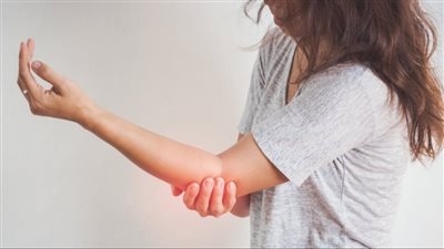 15 سببًا علميًّا لتنميل الذارع اليسرى غير النوبة القلبية