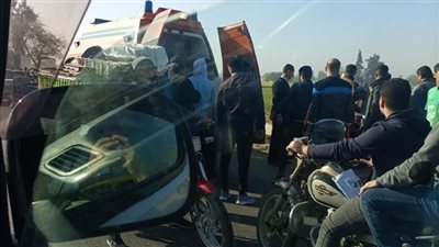 إصابة 3 طلاب فى انقلاب دراجة نارية بمصرف بطريق طنطا - بسيون (صور)