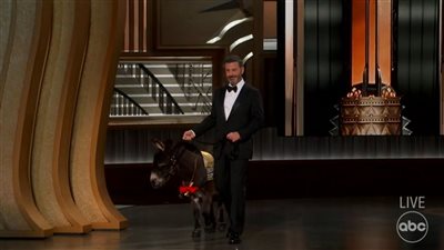 الأوسكار، جيمي كيميل علي المسرح بصحبة الحمار جيني