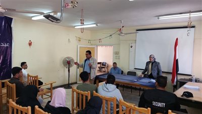 القوى العاملة تسلم عقود عمل لذوي همم الإسماعيلية 