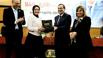 وزير البترول يشارك في احتفالية أعياد الأسرة والمرأة التي نظمتها النقابة العامة للعاملين بالبترول