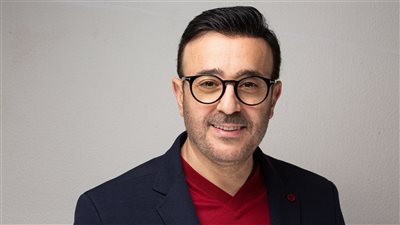 صابر الرباعي يتذكر والده الراحل في خطبة نجله إسلام (فيديو)