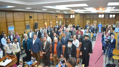 الأنبا مكاريوس يترأس احتفالات الإيبارشية بذكرى عيد المنيا القومي