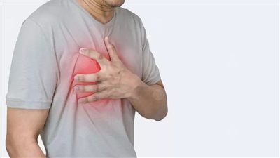 باحث بطب نيويورك يحذر من ألم بالصدر يؤدي إلى الوفاة