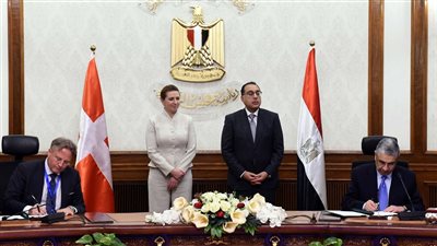 مدبولي ورئيسة وزراء الدنمارك يشهدان توقيع تمديد اتفاقية التعاون بشأن الطاقة 