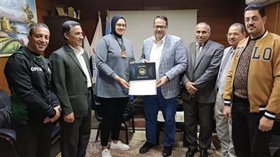 تعليم الغربية يكرم الطالبة الأولى في بطولة القوى البدنية للأندية