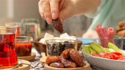 سبل قضاء حوائج الناس في شهر رمضان الكريم