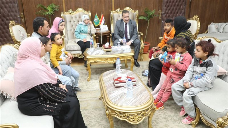 محافظ المنوفية مع