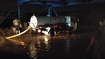 الوطنية للطوارئ بالإسماعيلية تتابع سحب مياه الأمطار بعد موجة الطقس السيئ  (صور)