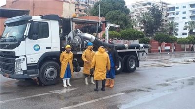 رئيس مياه القناة: تمكنا من السيطرة على تجمعات الأمطار وحالة الطوارئ مستمرة