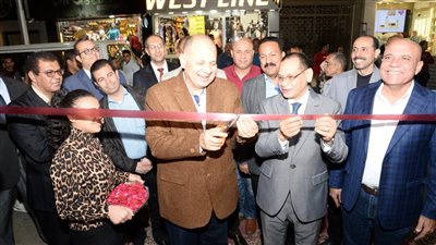 محافظ أسيوط يفتتح معرض مستلزمات رمضان وعيد الأم بحي شرق 