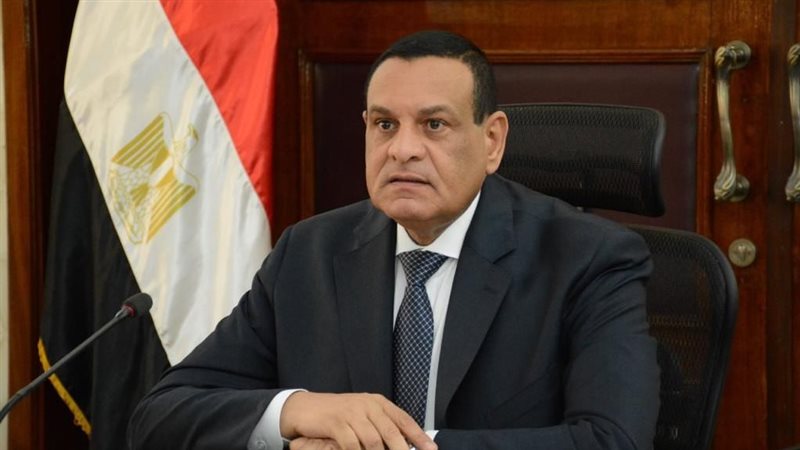 وزير التنمية المحلية،