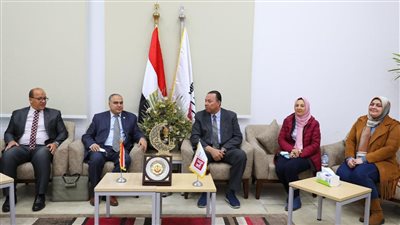 مهارات التواصل ندوة علمية لنقيب صيادلة القليوبية بصيدلة المنصورة الجديدة