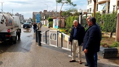 استمرار أعمال شفط مياه الأمطار ببنها (صور)