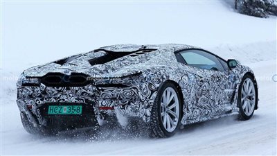 لامبورجيني تختار سيارات أفنتادور في الثلوج 