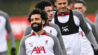 ابتسامة محمد صلاح تتصدر تدريبات ليفربول قبل لقاء ليدز 