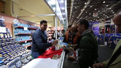 عقوبة الاتفاق بين أشخاص وجهات متنافسة على احتكار السلع ورفع الأسعار 