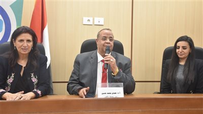 رئيس جامعة الأقصر يستقبل وفد هيئة فولبرايت الوطنية بمصر لدعم منظومة البحث العلمي
