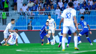 الهلال يضرب الفتح بثلاثية ويواجه اتحاد جدة في نصف نهائي كأس خادم الحرمين