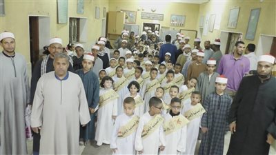 رواق الطفل الأزهري بأسوان يكرم المتفوقين في حفظ القرآن الكريم بالمستوى الأول