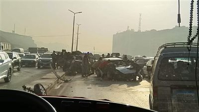 تصادم عدة سيارات أعلى كوبري أكتوبر في اتجاه رمسيس