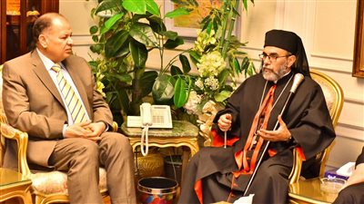 محافظ أسيوط يستقبل مطران الكاثوليك لبحث التعاون المشترك 
