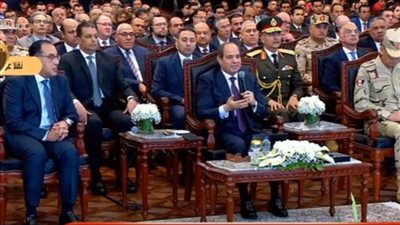 السيسي للمصريين: أنا صادق وأمين معاكم وأي وعد لازم ننفذه 