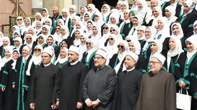 وزير الأوقاف خلال لقائه بالواعظات: تحسين الأحوال المالية أكبر داعم للدعوة