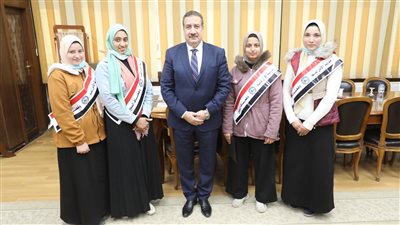 محافظ المنوفية يلتقي وفد مدرسة الأمل للصم وضعاف السمع