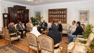 محافظ أسيوط يناقش أنشطة ومشروعات هيئة بلان بالمراكز والقرى 