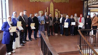 محافظ الدقهلية يكرم الفائزين بالمركزين الأول والثاني بجائزة مصر للتميز الحكومي 