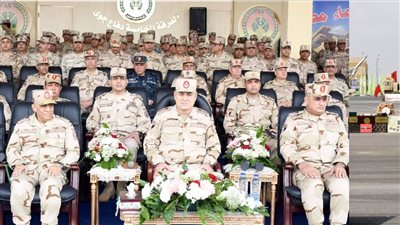 رئيس الأركان يشهد بيانًا عمليا لأعمال التطهير الكيميائي لوحدات الدفاع الجوي