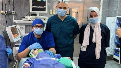 استخراج قشرة لب من القصبة الهوائية لطفل ببنها الجامعي