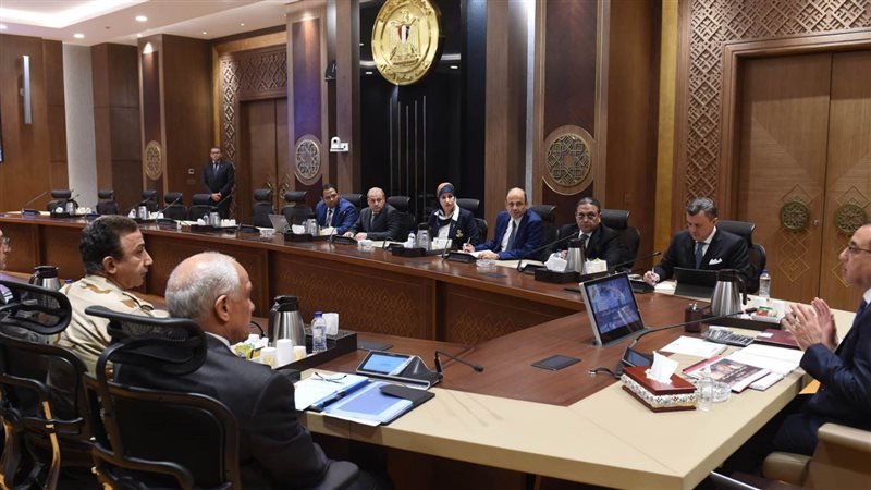 رئيس الوزراء يتابع