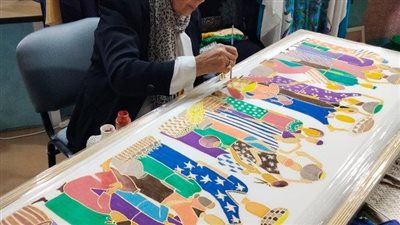 صاحبات مشروعات الحرف اليدوية يجددن المنتجات التراثية لتجمع بين الأصالة والمعاصرة 