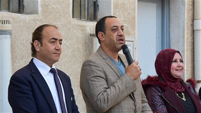 وفد من تعليم بورسعيد يحضر طابور الصباح بمدرسة علي سليمان (صور)