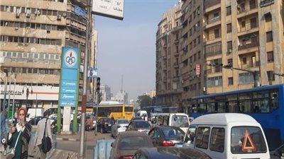 كثافات مرورية عالية أعلى كوبري أكتوبر وشارع رمسيس (فيديو)