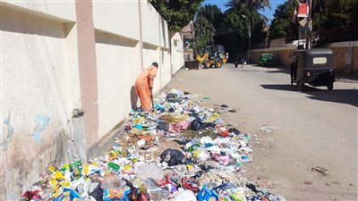 رفع 420 طن مخلفات وتسوية وتمهيد طرق بـ 6 مراكز بأسيوط 